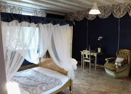 Charming house restored with more than 20 rooms