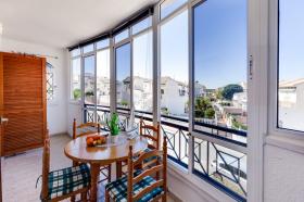 Apartment in a luxury residence 200m from the beach