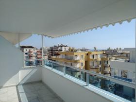 Apartment in Alanya in the beach town of Mahmutlar overlooking the Mediterranean Sea
