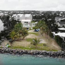 Sale of land by the sea - Sainte-Anne Beach