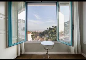 House with panoramic sea views