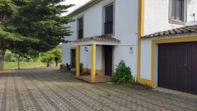 Farm with house, swimming pool and wide panoramic view