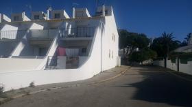 3 Bedrooms house quiet place next to the beach