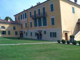 For sale old 18th century monastery on 3 floors with transformation project
