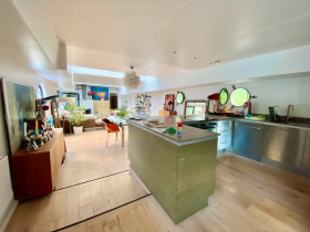 A Loft Barge in the countryside 10m from the Arc de Triomphe