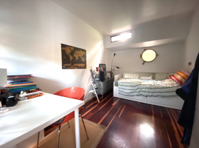 A Loft Barge in the countryside 10m from the Arc de Triomphe