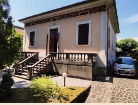 Villa located in a medieval village in Tuscany