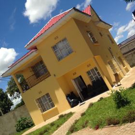 Modern house with title deed on a plot of 5650 m2