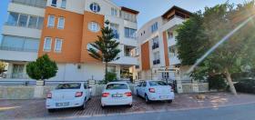 Spacious apartment near the sea in a prestigious area of Antalya