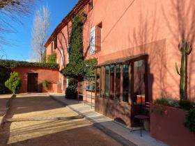 Large bastide on 3 ha - fruit trees - guest rooms - interesting profitability