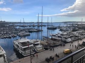 In Cannes apartment at the foot of the yachts, sea view and Croisette