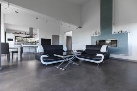 Contemporary villa with panoramic views of the city and the sea