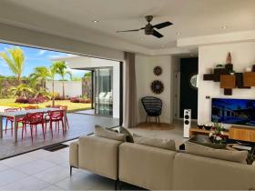 Luxury villa in Mont-Mascal in a secure residence