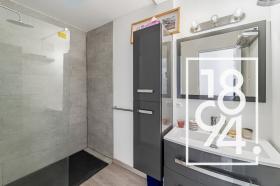 Apartment with sea view near the city center