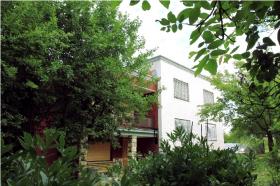 House with large garden for sale 
