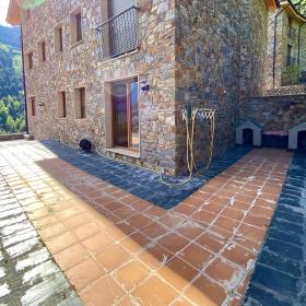Exclusive housing in Canilo