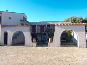 Property with several houses on land of 5680 m2 at Pampelonne beach - investor opportunity