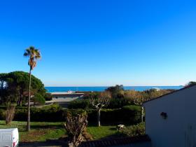 Property with several houses on land of 5680 m2 at Pampelonne beach - investor opportunity