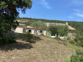 House with lots of potential for future extensions - 6 horse boxes