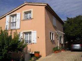 Housing complex 15 minutes walk from the beaches