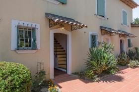 Housing complex 15 minutes walk from the beaches