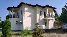 Villa for private lifestyle with marvelous view of the sea and Mount Olympus