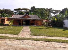 For sale together restaurant, cottage and villa on the tourist island