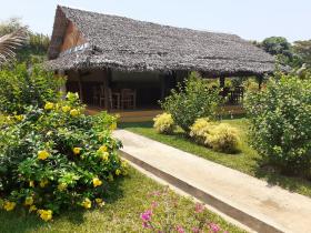 For sale together restaurant, cottage and villa on the tourist island