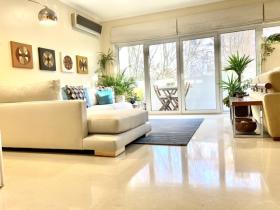 For sale luxury apartment as new near the Tejo River