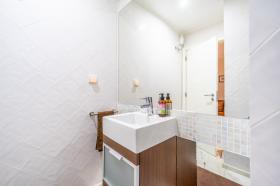 For sale luxury apartment as new near the Tejo River