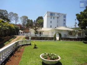 Chic F4 villa for rent in Cité Planton