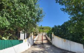 Fantastic renovated 5 rooms villa, 14000 m2 of land, tennis court, pool