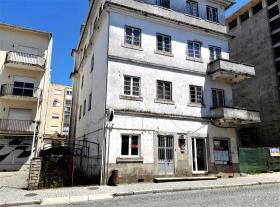 Four-story building in the center of Mangualde - investment opportunity