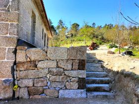 Farm 25000 m2 of land overlooking the Tâmeg river