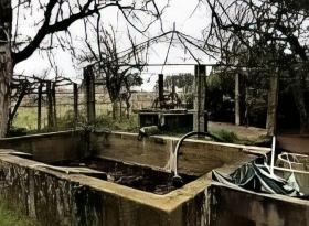 Spacious property in need of renovation, 13.680m2 plot