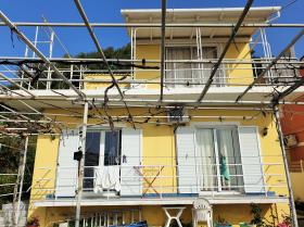 Beautiful detached house for sale with sea view