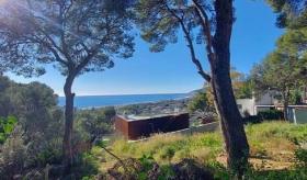 Residential plot with unobstructed views of the sea