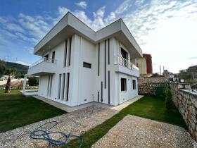 Yeşiltepe's most simple and eye-catching villa