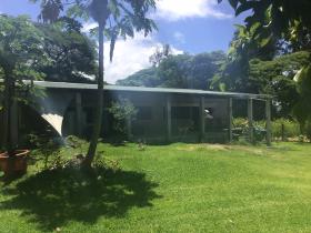 Detached house with sea view on Efate island