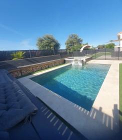Villa ideally located on the heights of Poulx