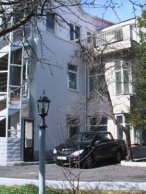 Brick house with terraces in the Suzdal Lakes area