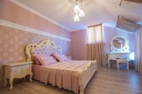 Three-story house for sale in Saguramo