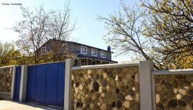 Three-story house for sale in Saguramo