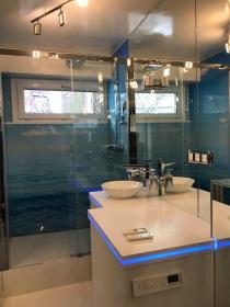 Outstanding luxury apartment in liveliest and trendy Paris neighborhood bathroom