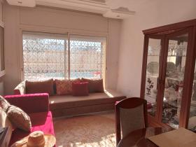 Superb 380 m2 villa on two levels, a stone's throw from the sea