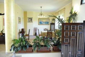 ingresso salottino Three-story villa set in an olive grove