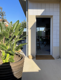 Villa - Clean lines and Mediterranean light