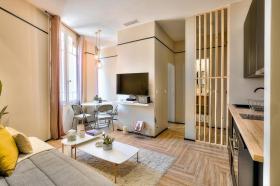 Apartment in a lovely small, upscale condominium