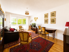 Apartment in a wooded park with secure access