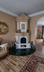 Historic Manor Estate with a 9-Hectare Private Historic Park